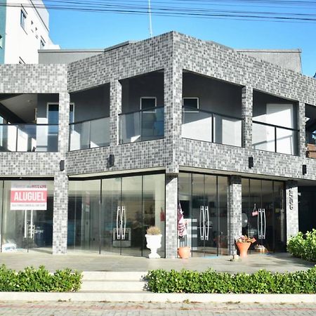 봄비나스 Residencial Melfi 3 Ap.1 Frente 아파트 외부 사진