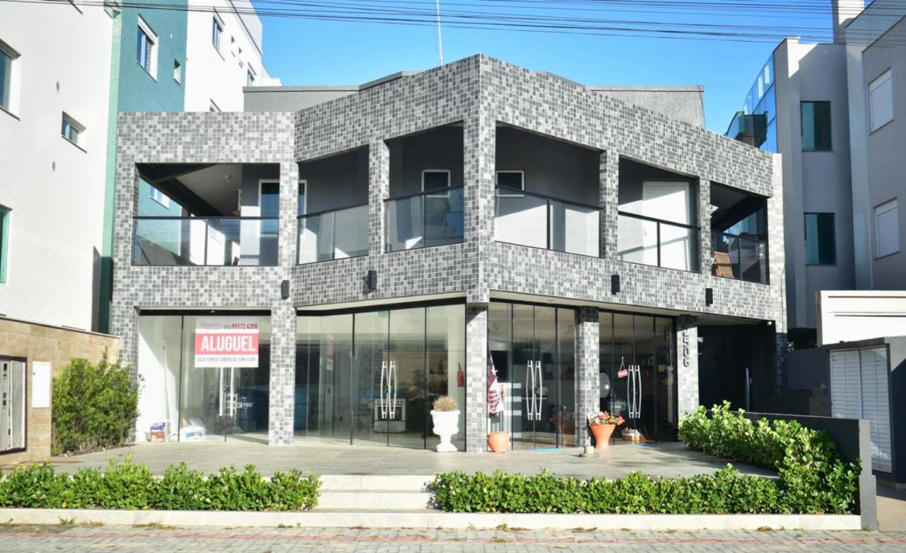 봄비나스 Residencial Melfi 3 Ap.1 Frente 아파트 외부 사진